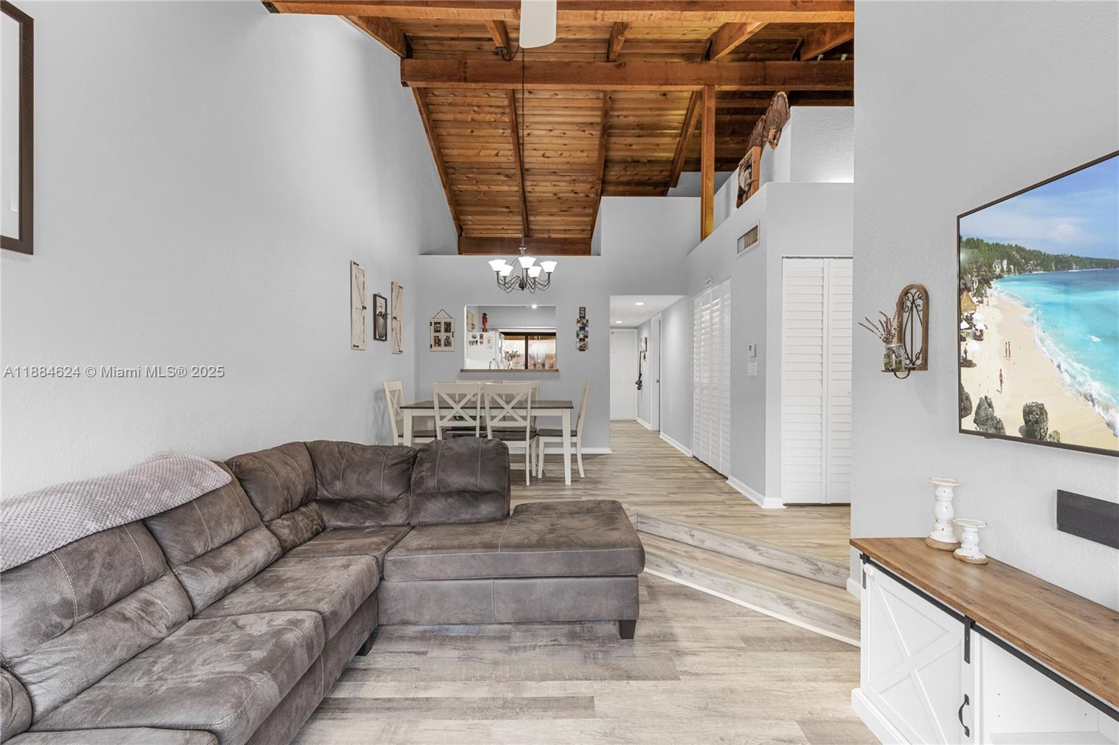 ARROWHEAD GOLF AND TENNIS - Residential