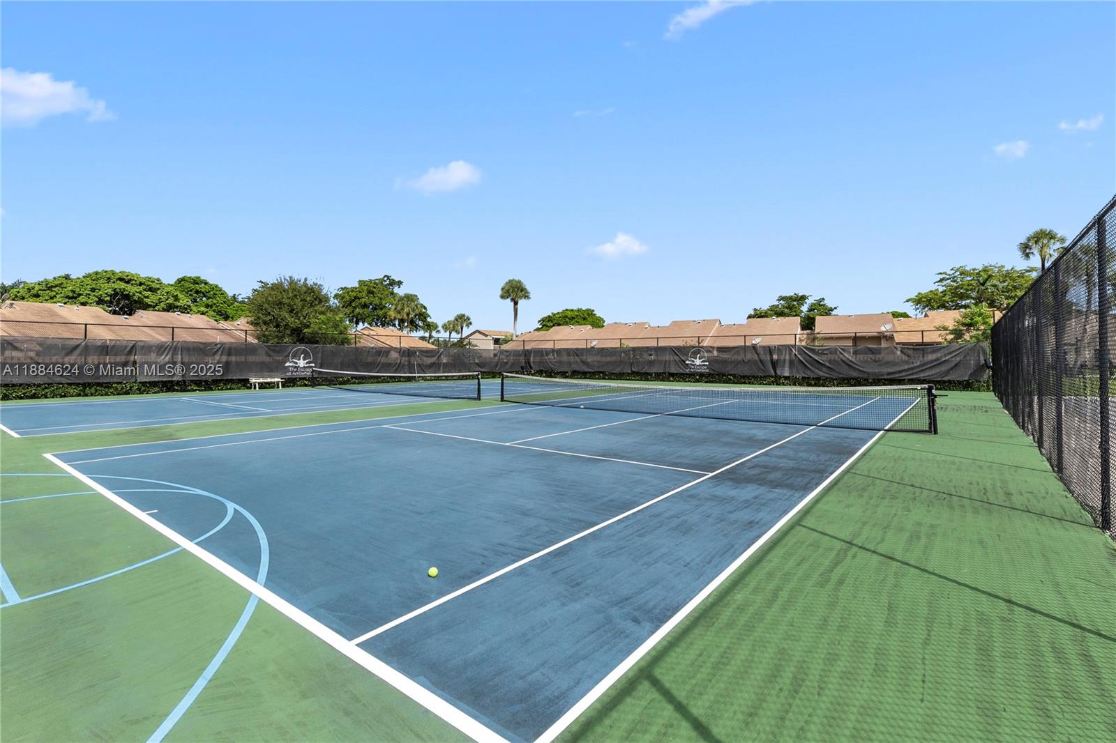 ARROWHEAD GOLF AND TENNIS - Residential