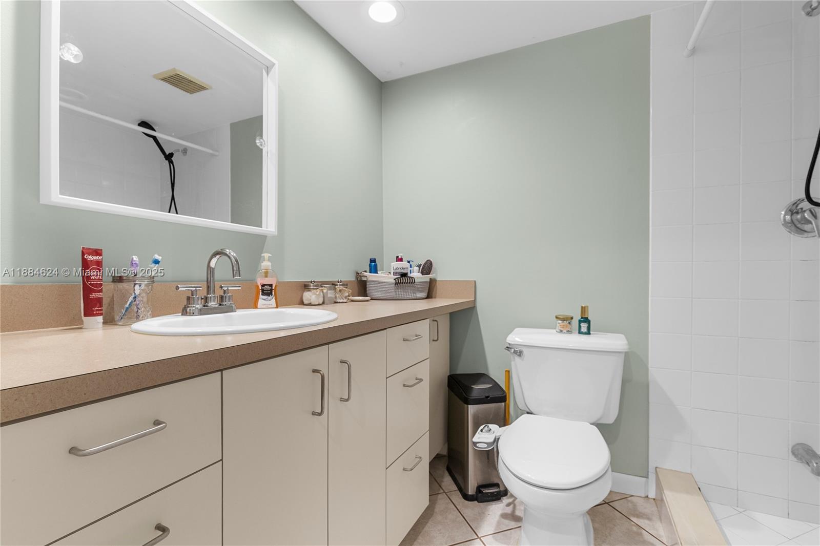 ARROWHEAD GOLF AND TENNIS - Residential