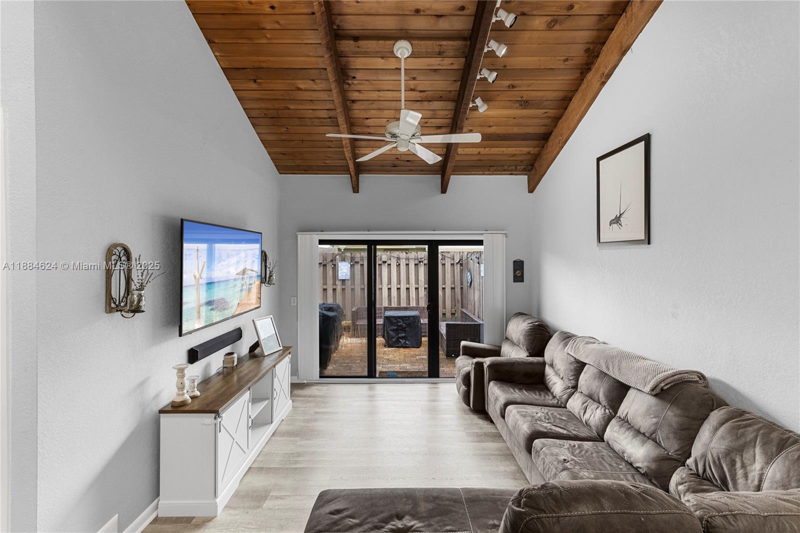 ARROWHEAD GOLF AND TENNIS - Residential