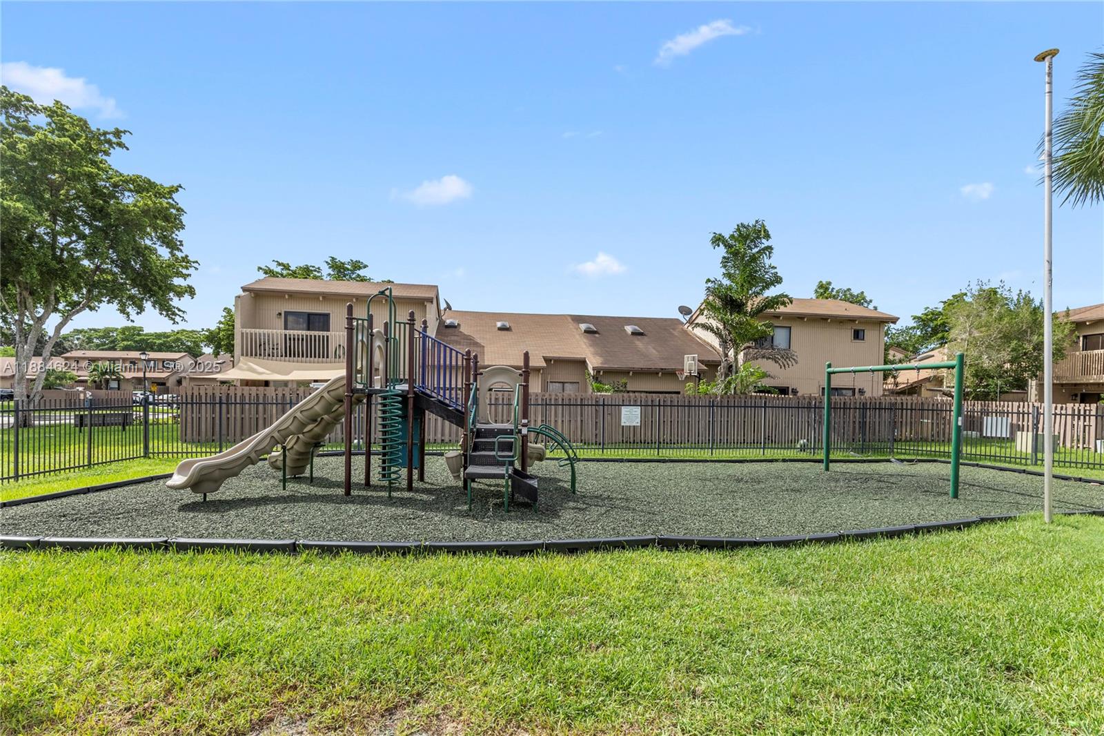ARROWHEAD GOLF AND TENNIS - Residential