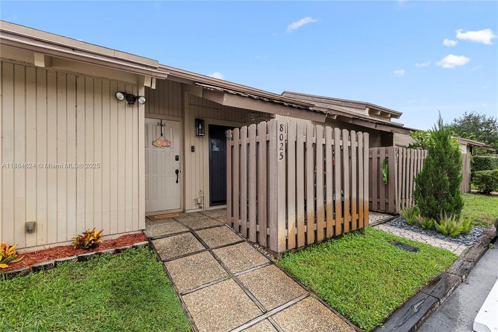 Photo of 8025 SW 21st Ct, Davie, FL 33324 (MLS # A11884624)