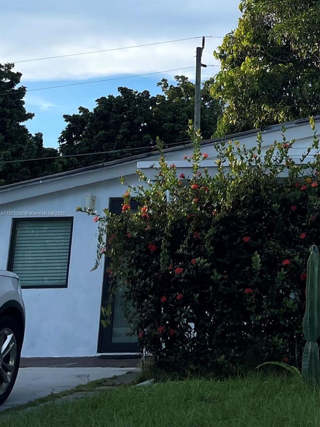 Photo of 5615 Hope St #1, Hollywood, FL 33021 (MLS # A11875268)