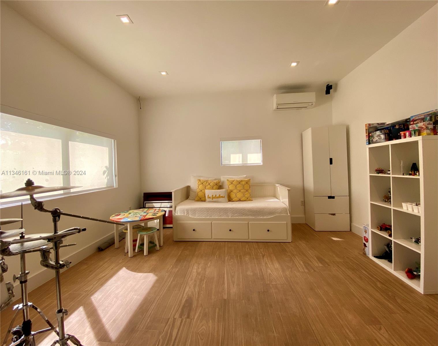 BAY HEIGHTS 1ST ADDN - Residential