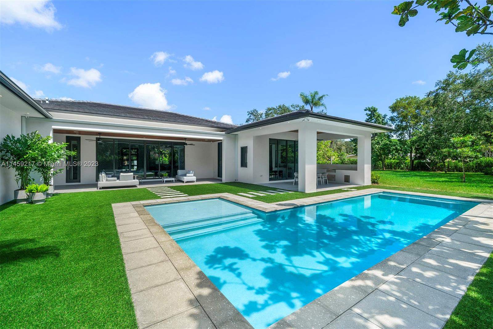 PINE TREE ESTATES 1ST ADD - Residential