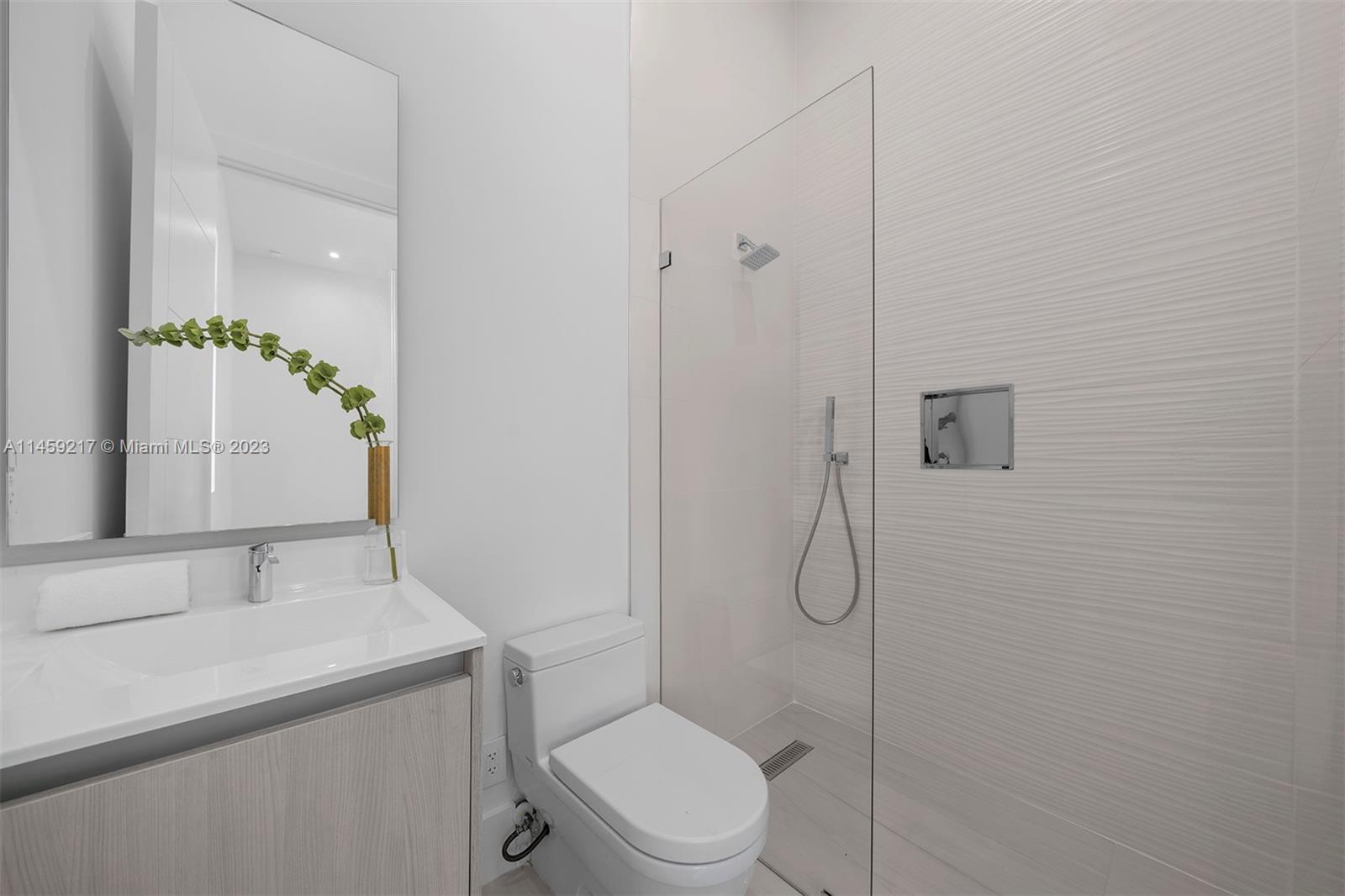 PINE TREE ESTATES 1ST ADD - Residential