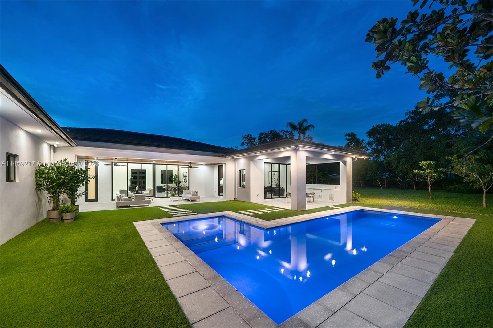 PINE TREE ESTATES 1ST ADD - Residential