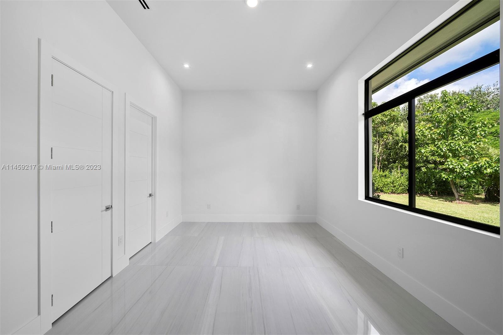 PINE TREE ESTATES 1ST ADD - Residential