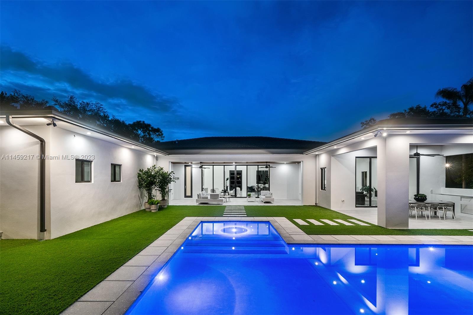 PINE TREE ESTATES 1ST ADD - Residential