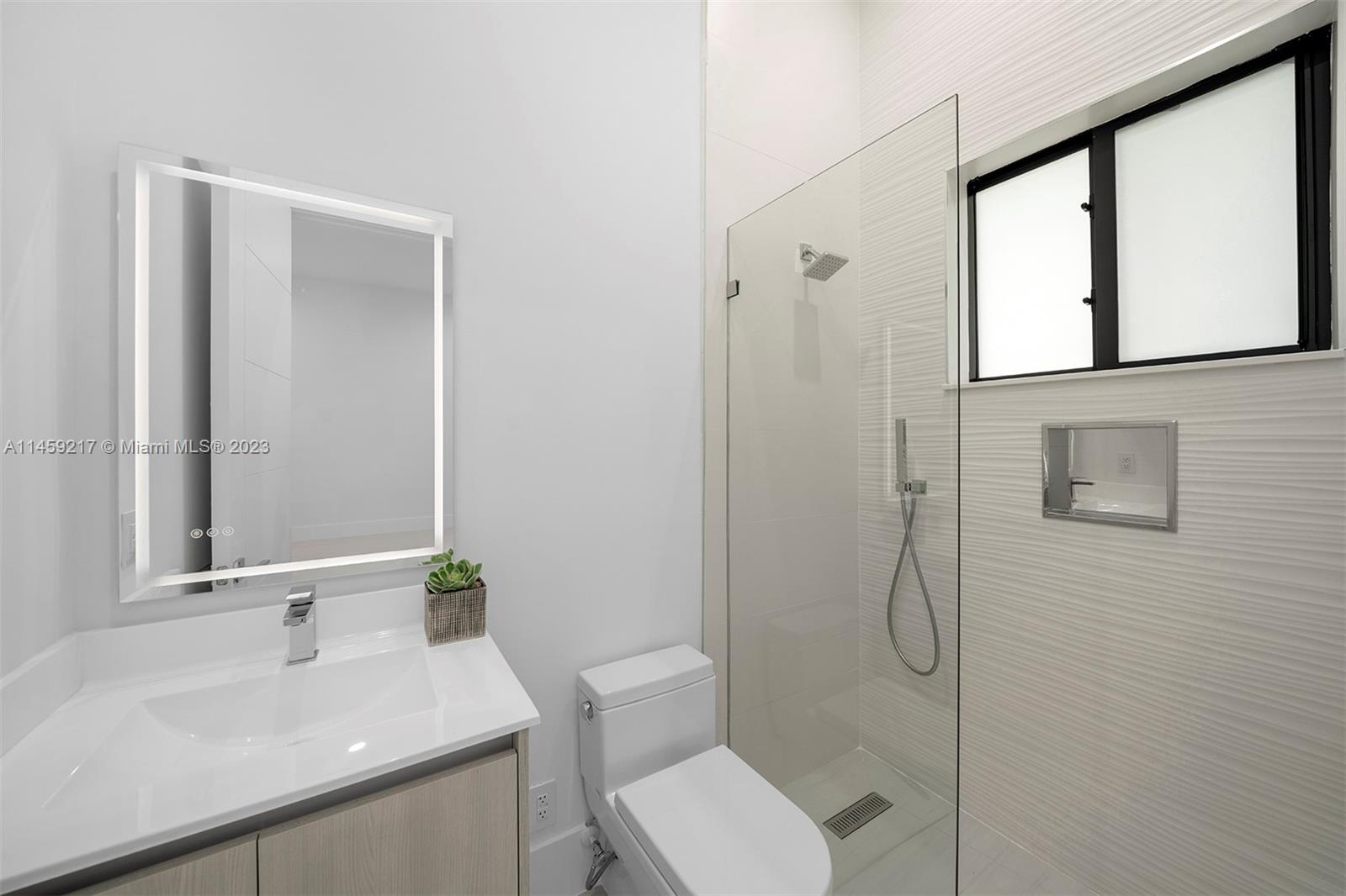 PINE TREE ESTATES 1ST ADD - Residential