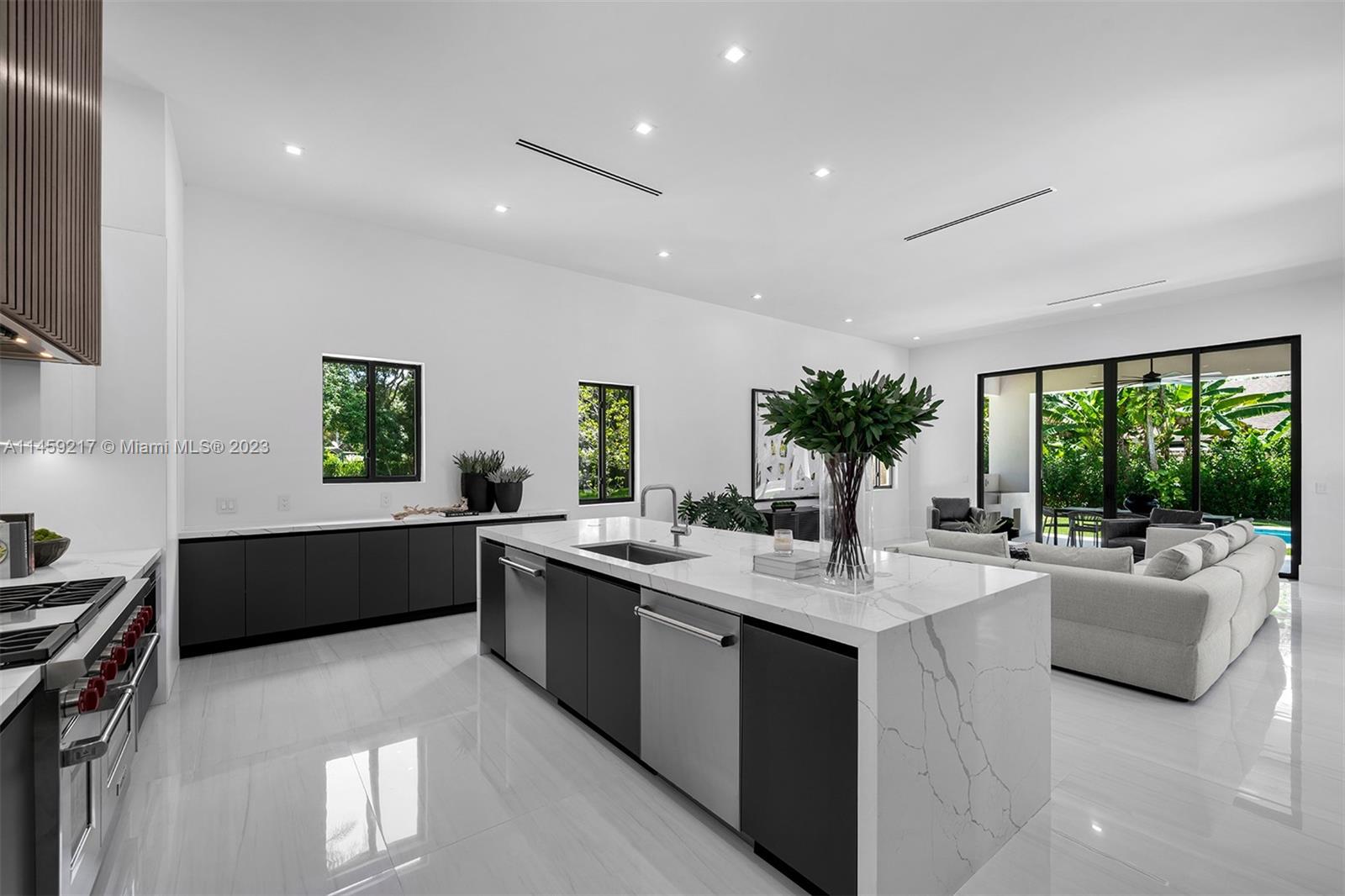 PINE TREE ESTATES 1ST ADD - Residential