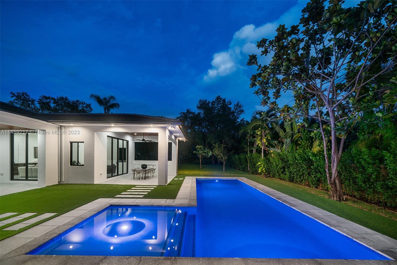 PINE TREE ESTATES 1ST ADD - Residential