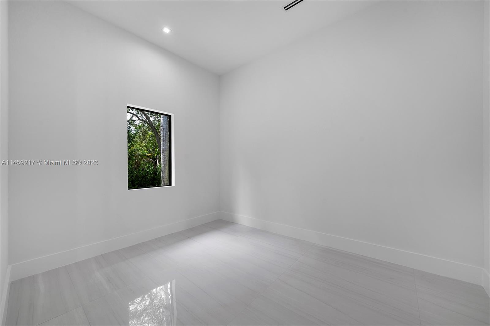 PINE TREE ESTATES 1ST ADD - Residential