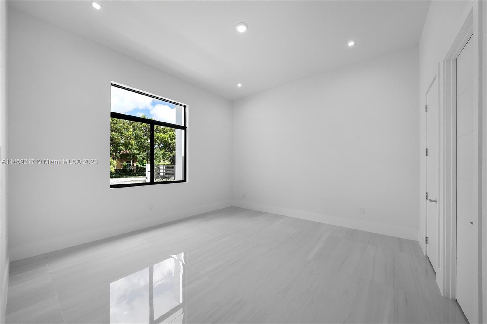 PINE TREE ESTATES 1ST ADD - Residential