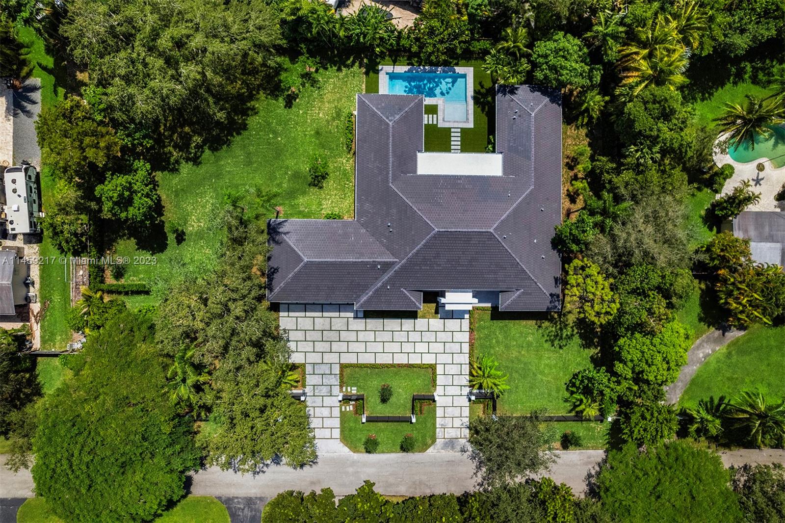 PINE TREE ESTATES 1ST ADD - Residential