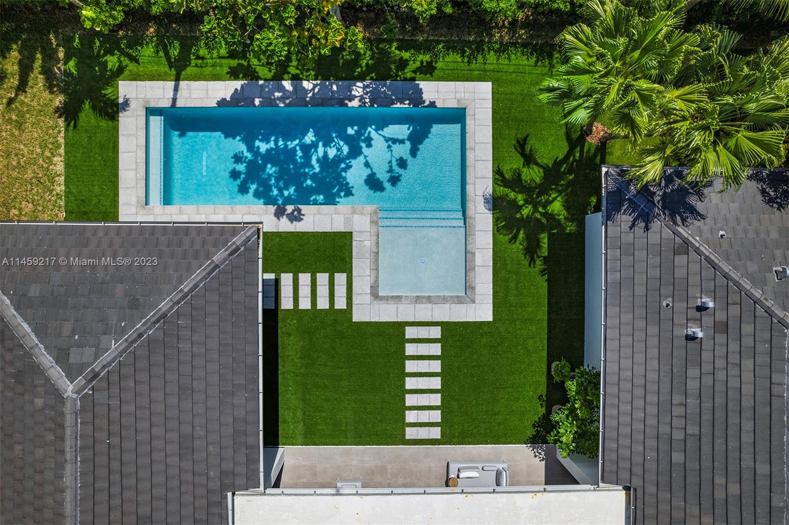 PINE TREE ESTATES 1ST ADD - Residential