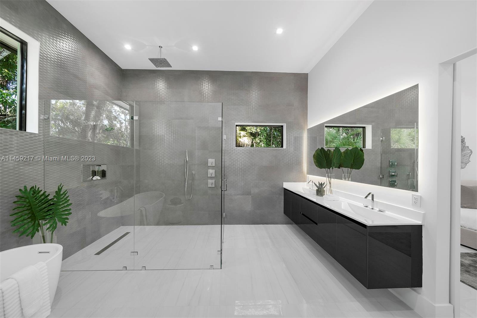 PINE TREE ESTATES 1ST ADD - Residential