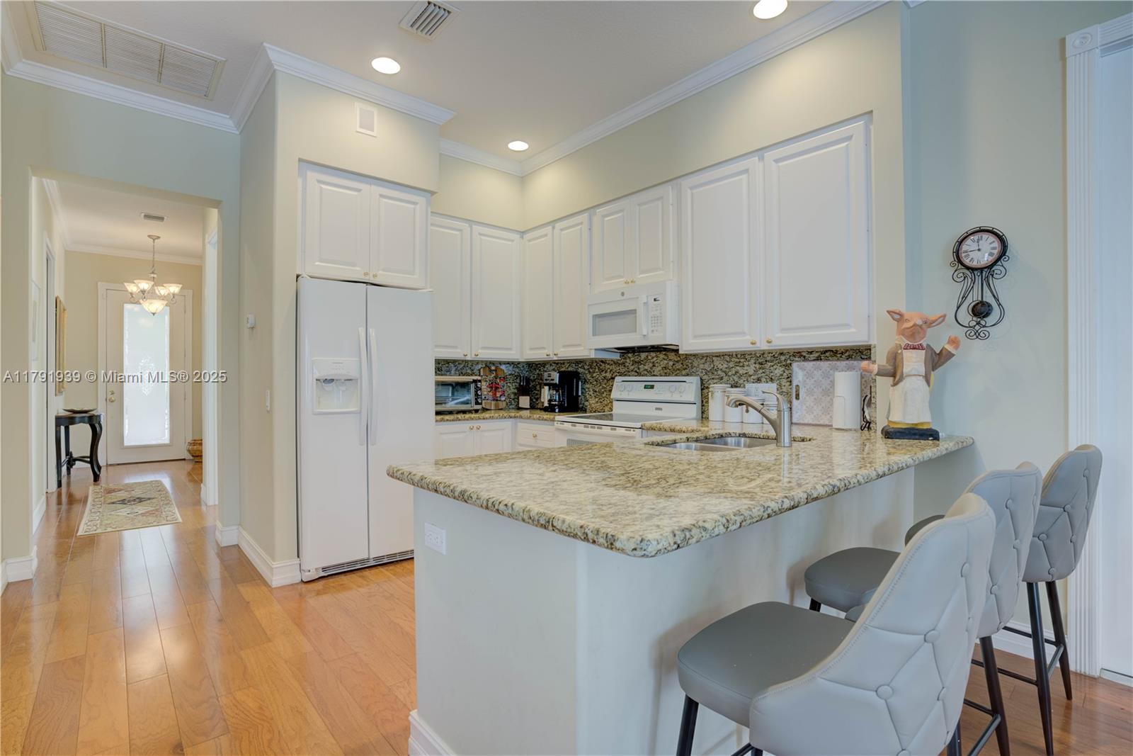 ISLAND AT ABACOA - Residential Lease