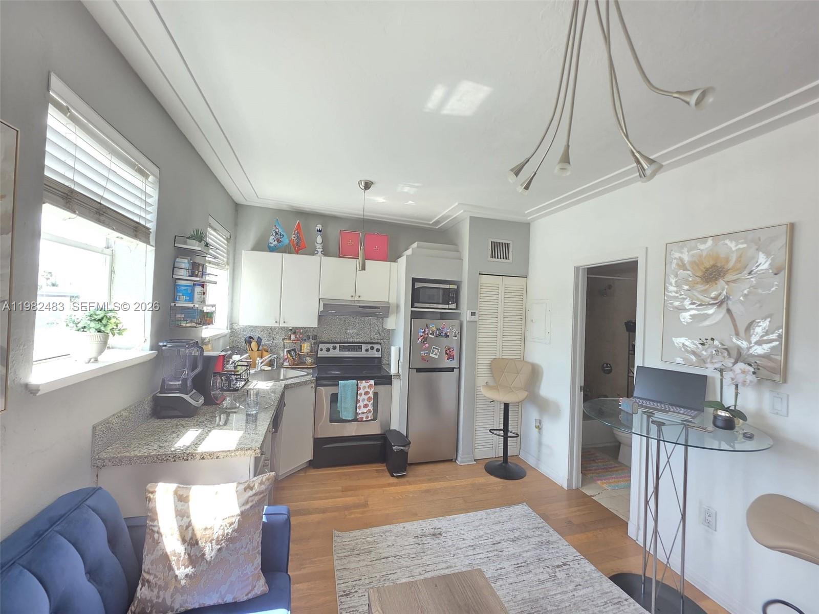 1027 Pennsylvania Ave 304