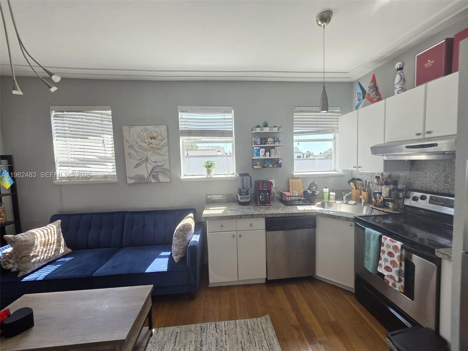 1027 Pennsylvania Ave 304