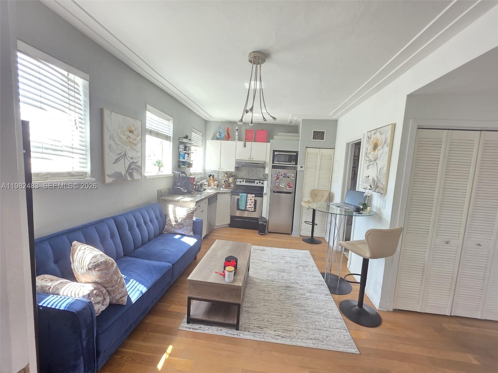 1027 Pennsylvania Ave 304