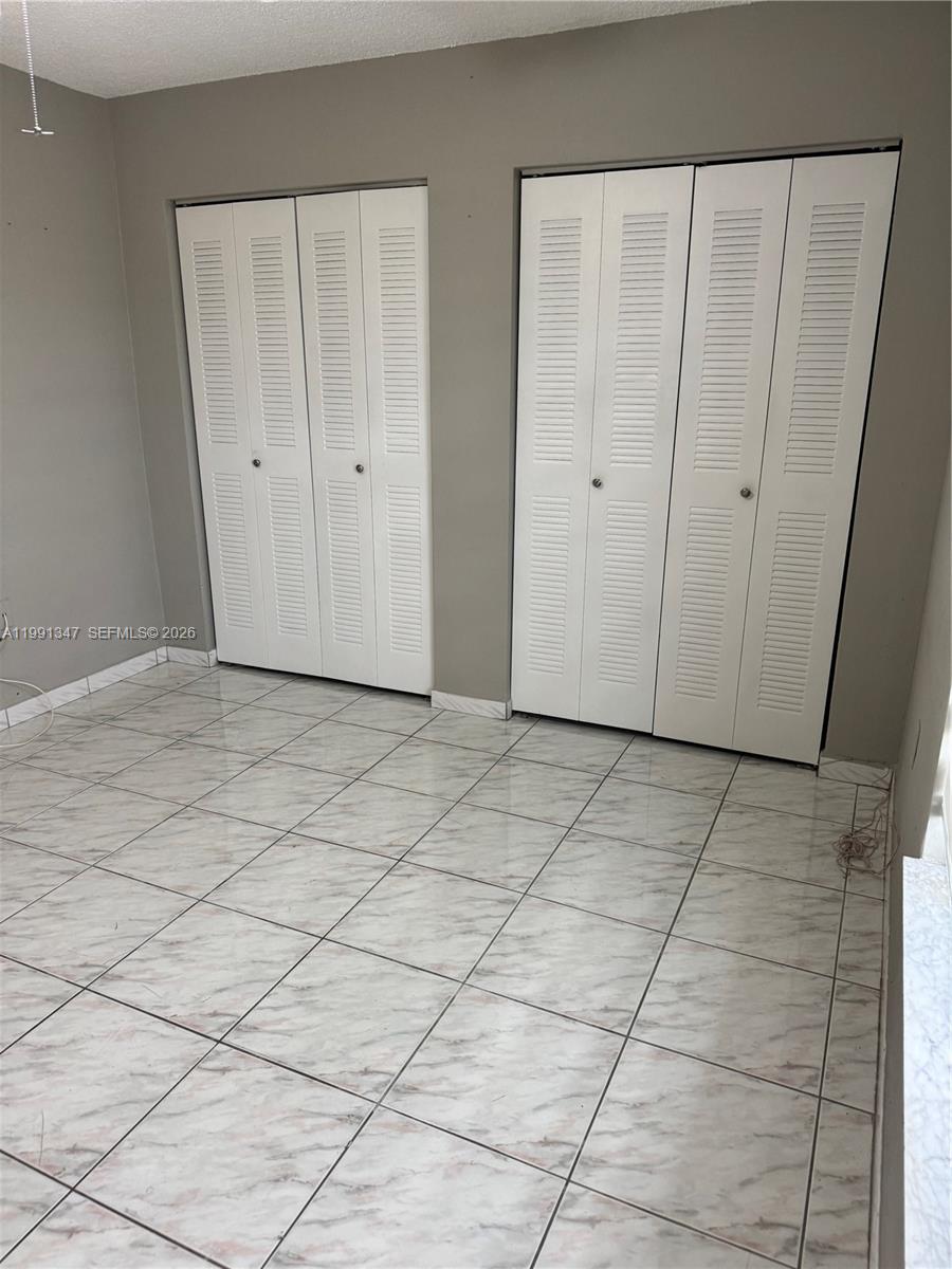 INTERNATIONAL GARDENS SEC - Residential