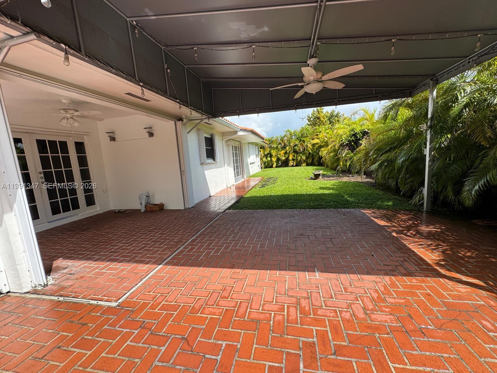 INTERNATIONAL GARDENS SEC - Residential