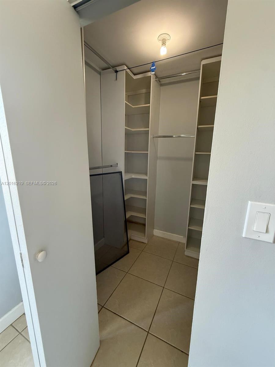 INDIAN LK VILLAGE PHASE 1 - Residential Lease