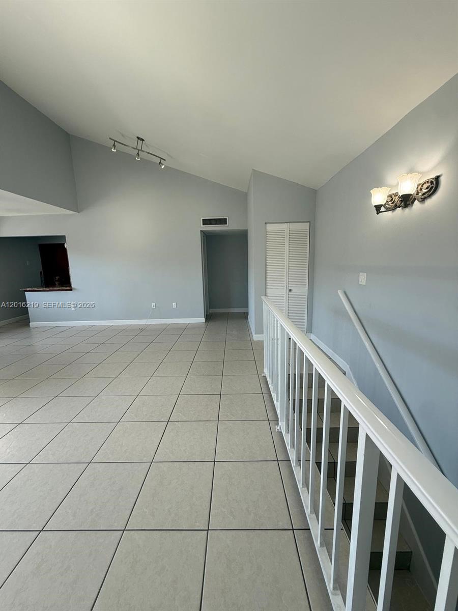 INDIAN LK VILLAGE PHASE 1 - Residential Lease