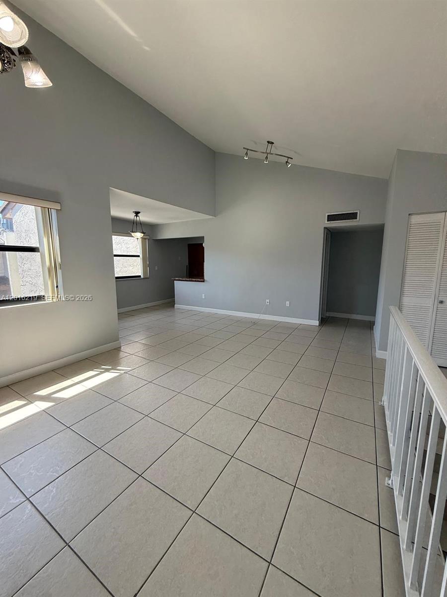 INDIAN LK VILLAGE PHASE 1 - Residential Lease