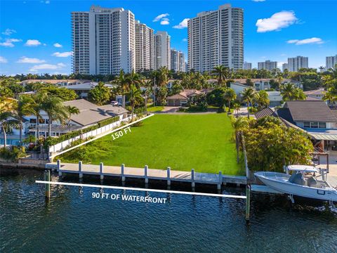 306 Holiday Dr Hallandale Beach FL 33009