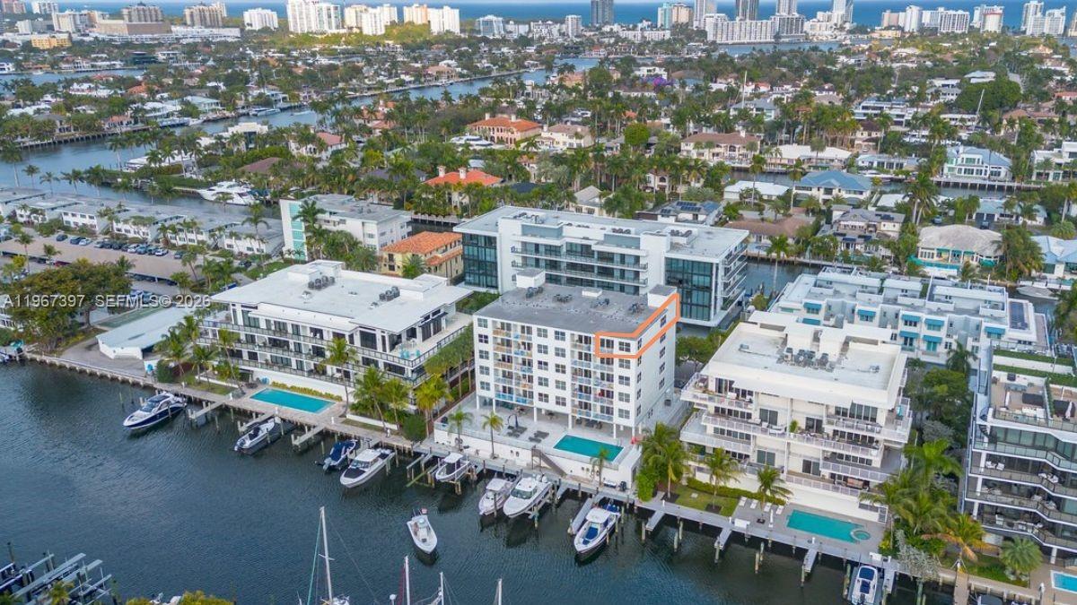 VENICE ISLE TOWER CONDO - Residential