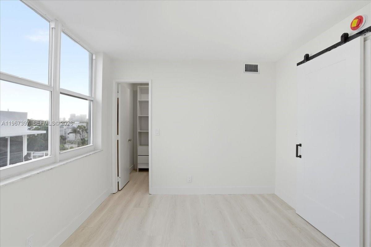 VENICE ISLE TOWER CONDO - Residential