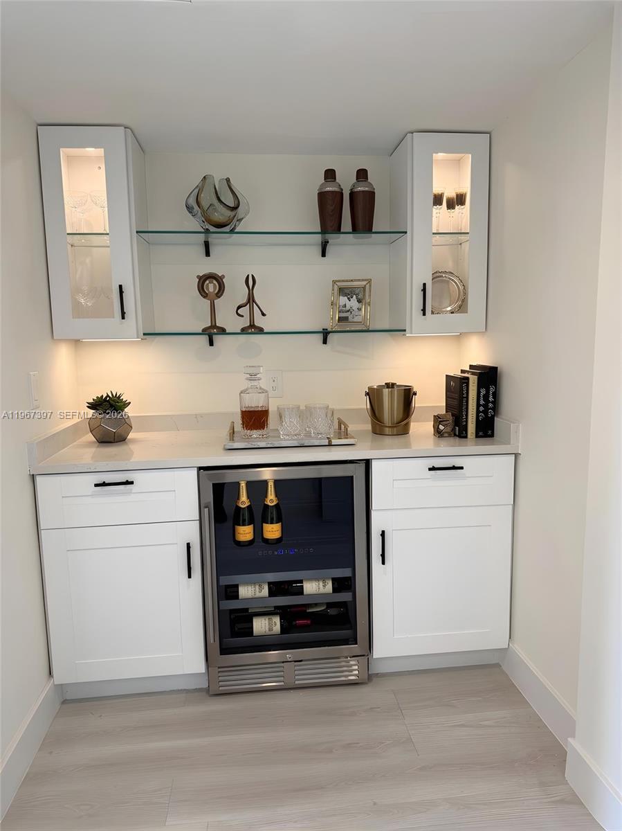 VENICE ISLE TOWER CONDO - Residential