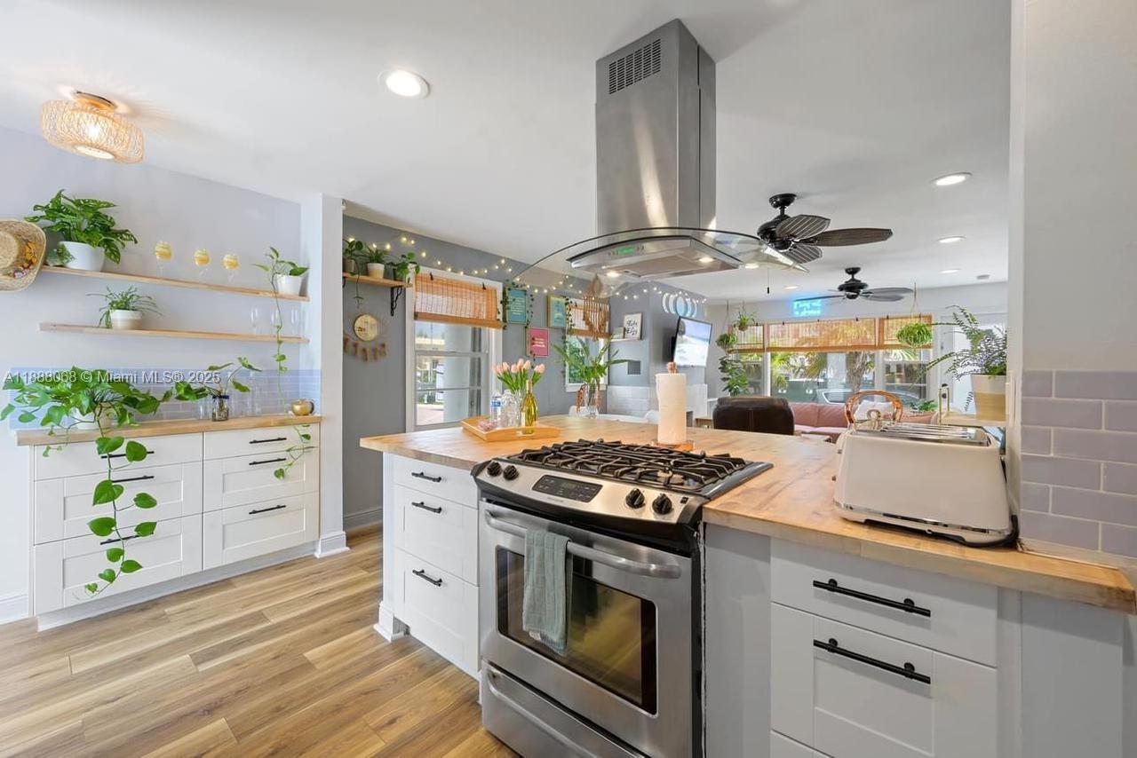 CHATEAU GARDENS CONDO - Residential Lease