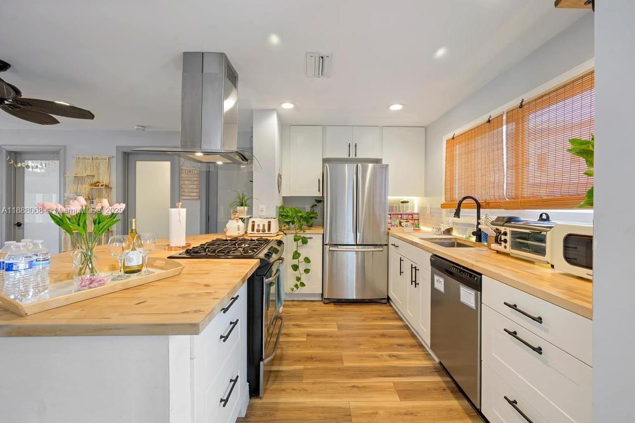 CHATEAU GARDENS CONDO - Residential Lease