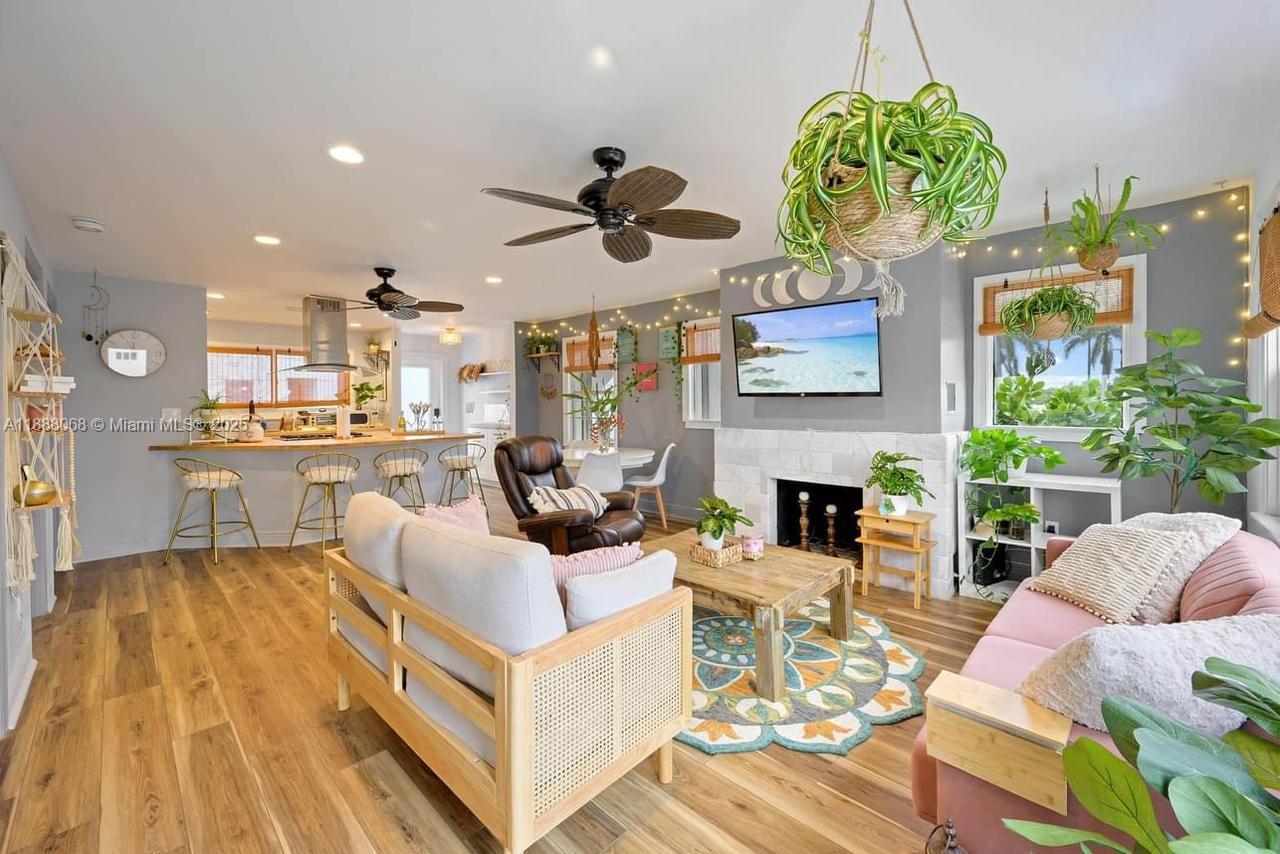 CHATEAU GARDENS CONDO - Residential Lease