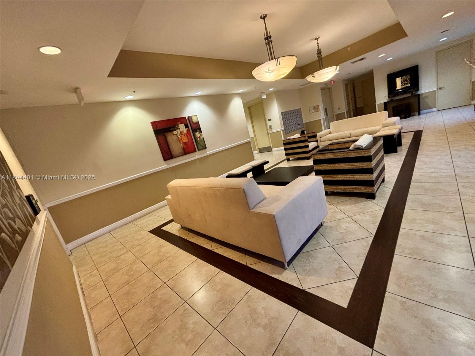 CATALONIA CONDO - Residential