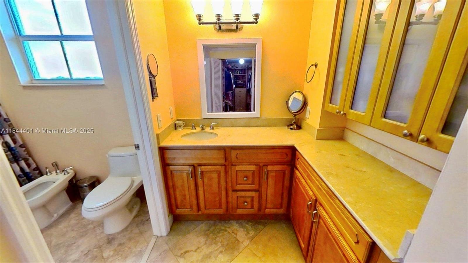 CATALONIA CONDO - Residential