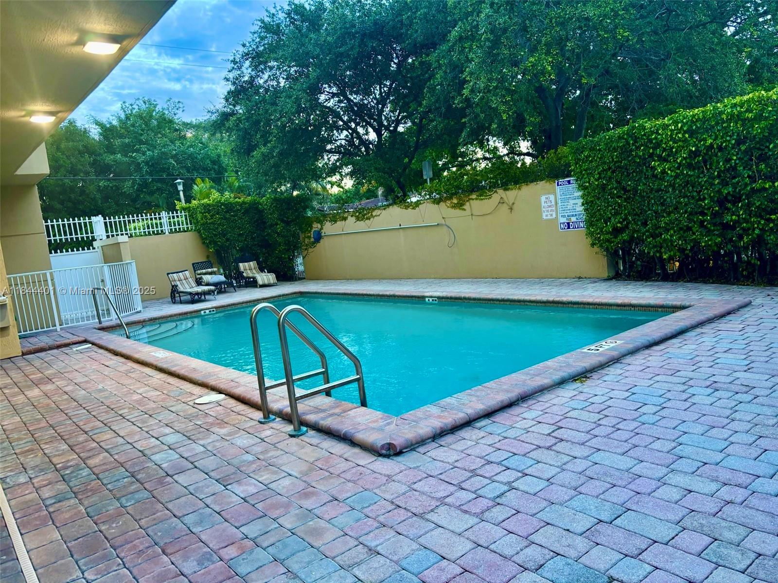 CATALONIA CONDO - Residential