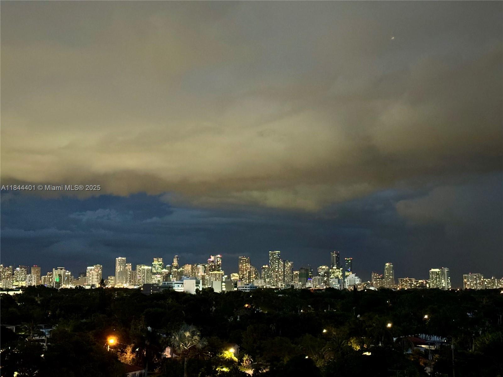 CATALONIA CONDO - Residential