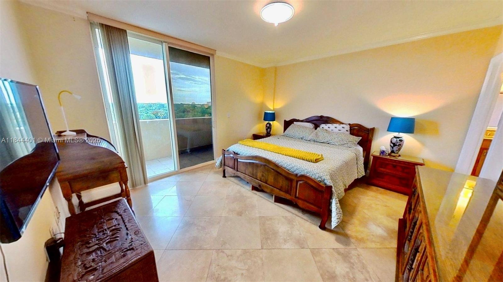 CATALONIA CONDO - Residential