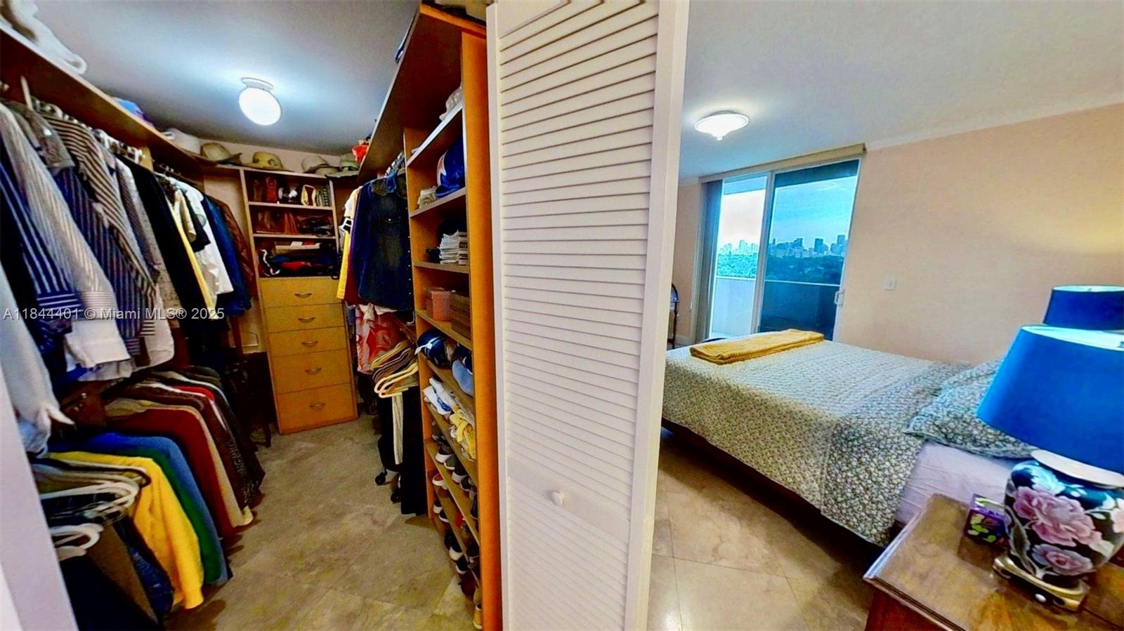 CATALONIA CONDO - Residential