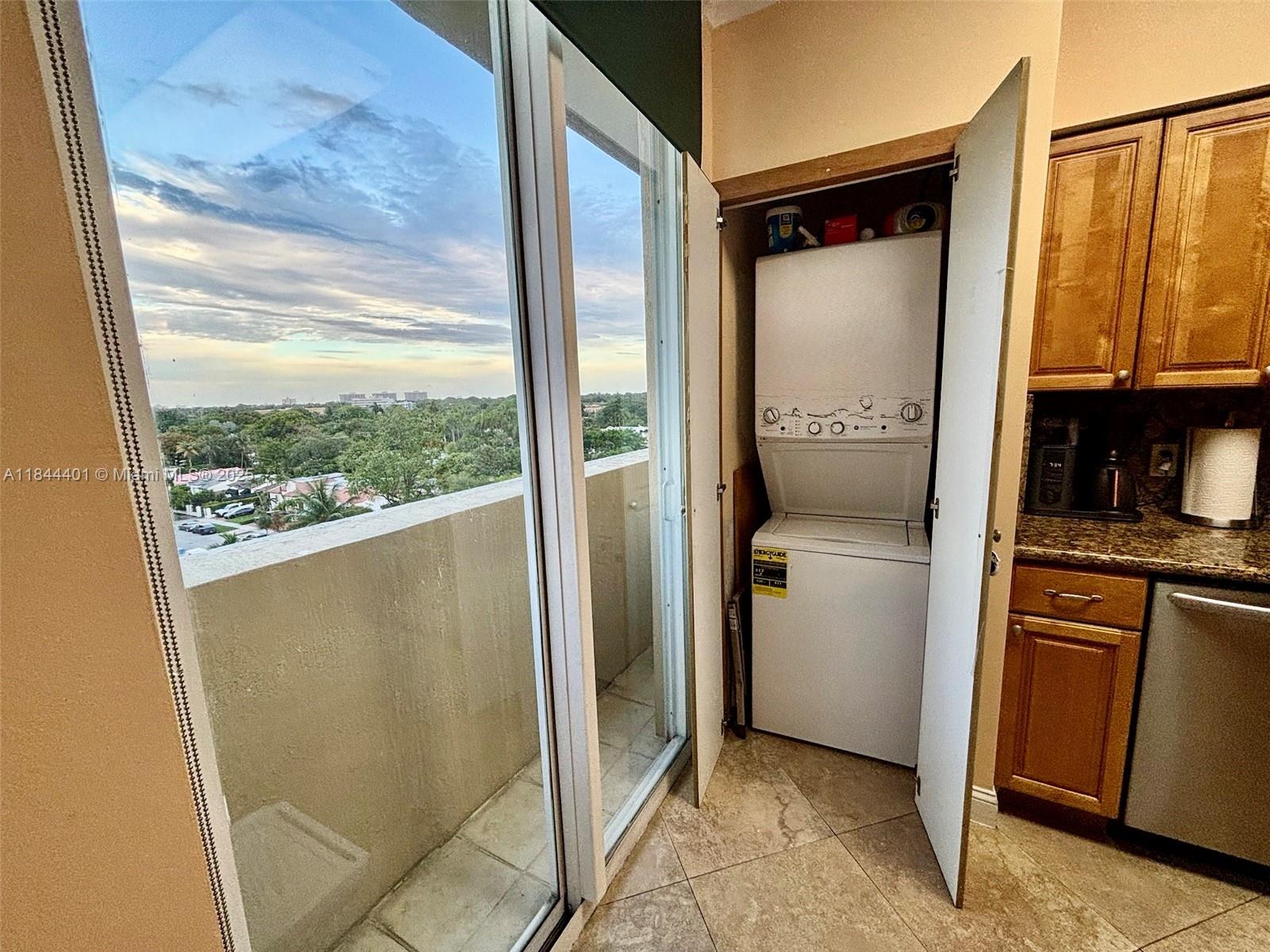 CATALONIA CONDO - Residential