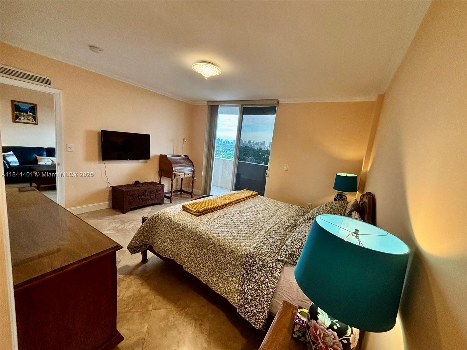 CATALONIA CONDO - Residential