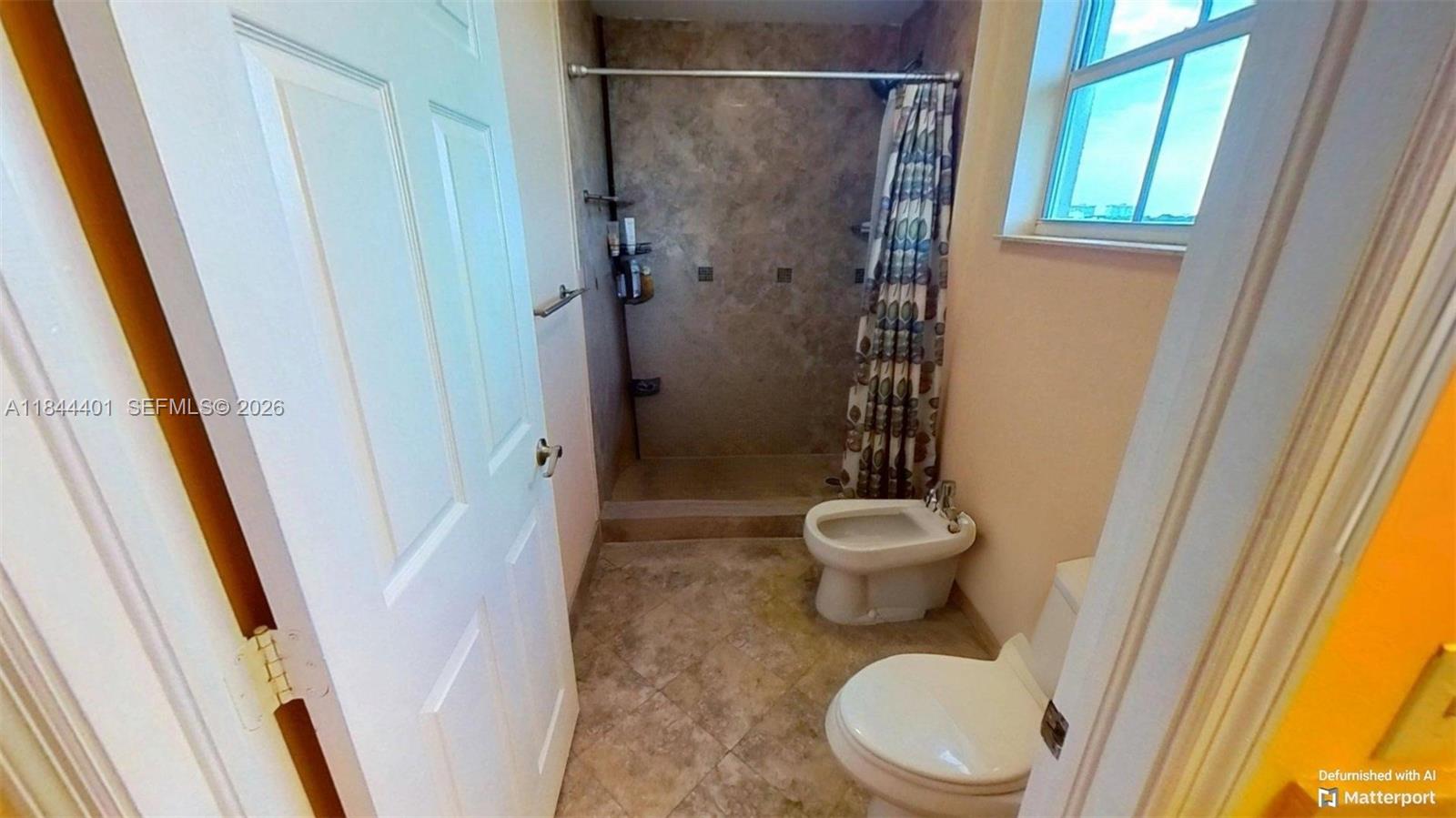 CATALONIA CONDO - Residential