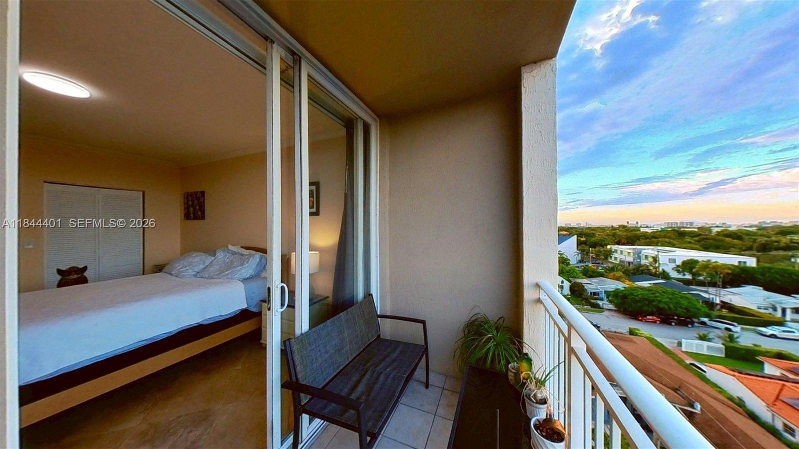 CATALONIA CONDO - Residential