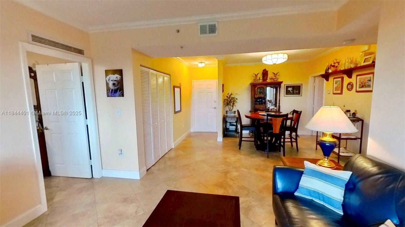 CATALONIA CONDO - Residential