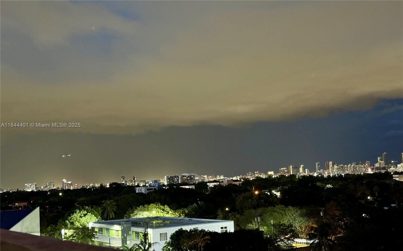 CATALONIA CONDO - Residential