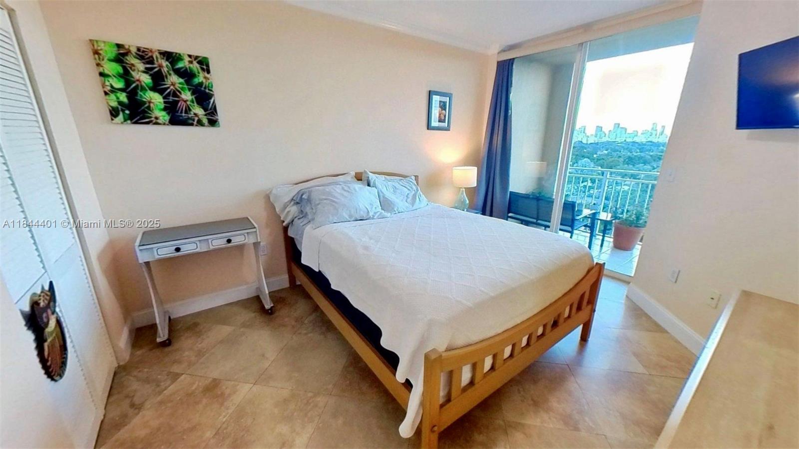 CATALONIA CONDO - Residential